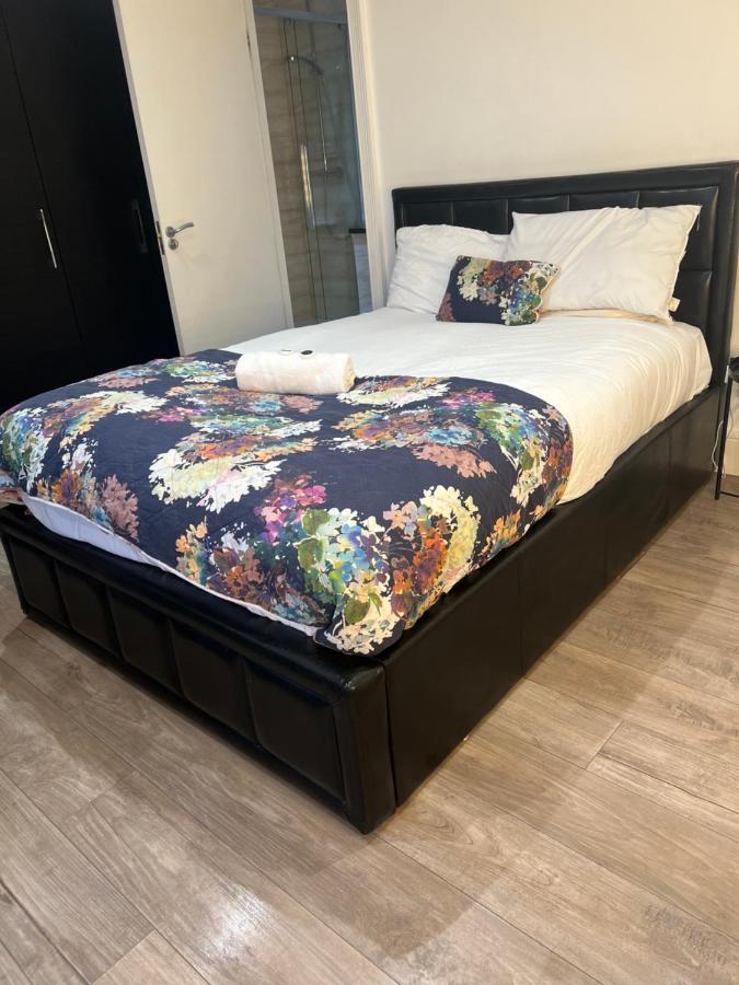 Luxury Double Room W/ Private Bathroom EDI Eksteriør bilde